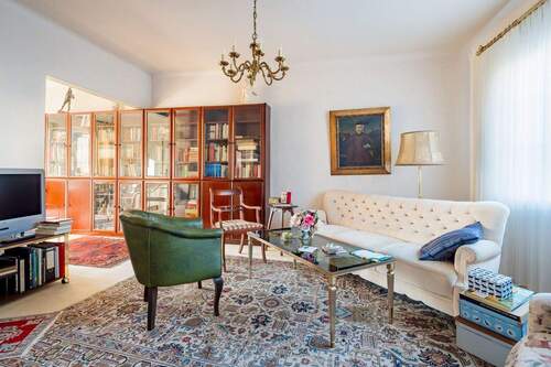 Wohnzimmer - 6 Zimmer Einfamilienhaus in Hamburg