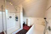 1.OG Bad mit Dusche und Wanne II - 