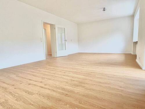 Wohnzimmer - 3 Zimmer Etagenwohnung zur Miete in Ansbach