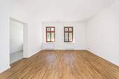 Das Wohnzimmer - Charmant & kompakt - frisch renovierte 2-Zimmer-Wohnung im Erdgeschoss