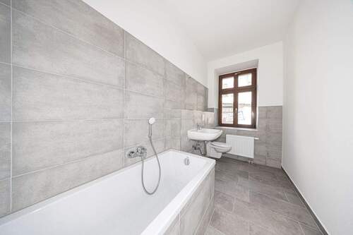 Modernes Tageslichtbad - 2 Zimmer Etagenwohnung in Leipzig