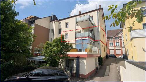 Rückansicht - Moderne Dreiraumwohnung mit Pkw-Stellplatz in saniertem und gepflegtem Altbau