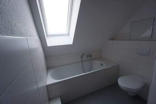 Bad mit Wanne+Dusche - 