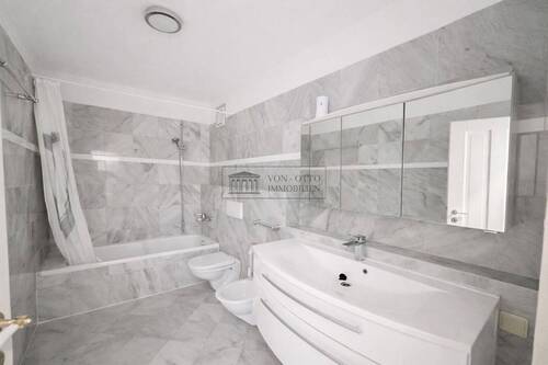 modernes Badezimmer - 2 Zimmer Etagenwohnung in Altona