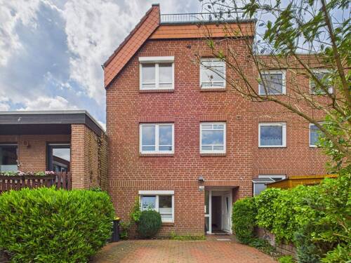 Hausansicht frontal - 5 Zimmer Einfamilienhaus zum Kaufen in Springe