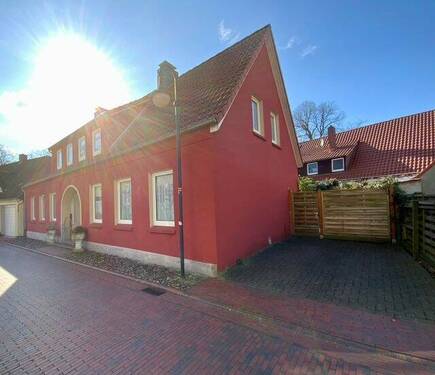 Straßenansicht - 8 Zimmer Doppelhaushälfte in Jever