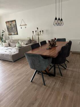 OS2 - Wohn-Esszimmer.jpeg - Etagenwohnung mit 83,00 m&sup2; in Riegelsberg zur Miete