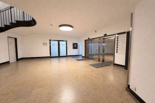 Eingangsbereich Gebäude - Büro zur Miete in Düsseldorf