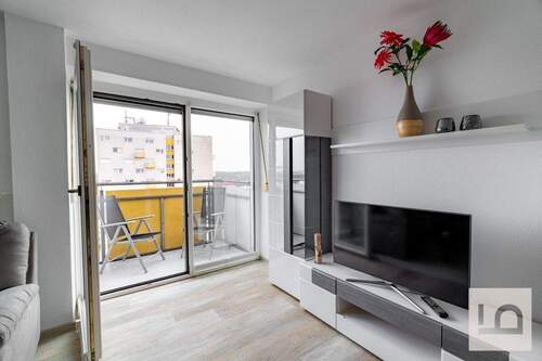 Blick zum Balkon - Etagenwohnung mit 72,00 m² in Ingolstadt zum Kaufen