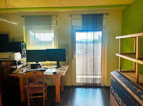 4 Schlafzimmer mit Balkon im OG.jpg - 