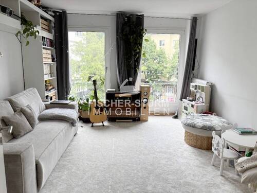 Wohnzimmer - Düsseldorf-Friedrichstadt: Zentral gelegene 2-Zimmer-Wohnung mit Balkon!