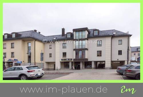 Hausansicht - Zentrale 2-Zimmerwohnung mit Aufzug & Wohnküche in Auerbach - sofort beziehbar!