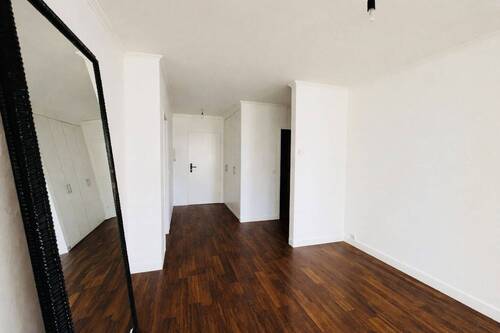 Entree - Terrassenwohnung mit 178,00 m&sup2; in Düsseldorf / Gerresheim zum Kaufen