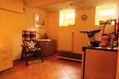 Fitnessbereich im Keller - 