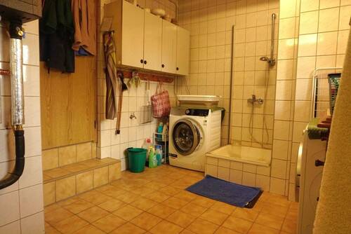 Dusche im Waschraum - 