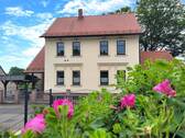Hausansicht - 9 Zimmer Mehrfamilienhaus, Wohnhaus zum Kaufen in Geithain