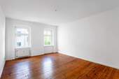 Wohnzimmer - 2 Zimmer Etagenwohnung zum Kaufen in Berlin