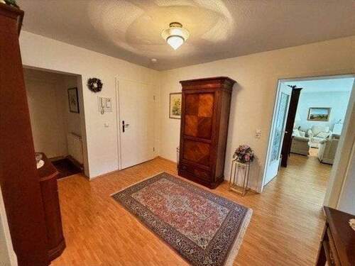 Diele - 3 Zimmer Etagenwohnung zum Kaufen in Bad Reichenhall