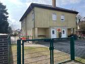 Haupteingang Kindergarten von Finowstraße - Paketverkauf in Falkensee: Zwei Reihenhäuser in ruhiger u. grüner Siedlungslage nahe Potsdam +Berlin
