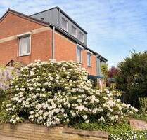 Modernisiertes freistehendes Einfamilienhaus mit 8 Zimmern und Gartenidylle in Leverkusen