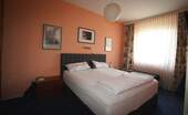 Zimmer 2 - 
