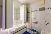 Badezimmer - 3 Zimmer Etagenwohnung zur Miete in Plauen