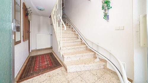 EG Eingangsbereich Treppenhaus - 