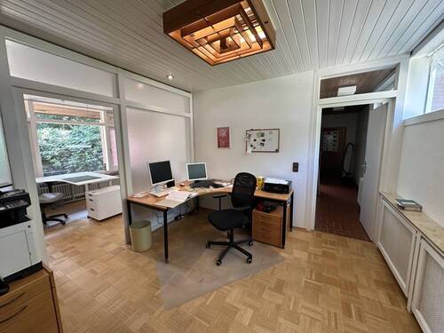 Büro 1 - 