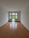 Wohnzimmer 1 - 2 Zimmer Etagenwohnung zum Kaufen in Berlin