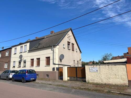 Haus mit Einfahrt - Doppelhaushälfte mit 175,00 m² in Lutherstadt Wittenberg zum Kaufen