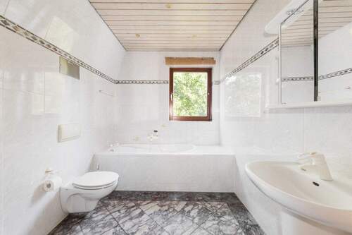 Mit Badewanne - 