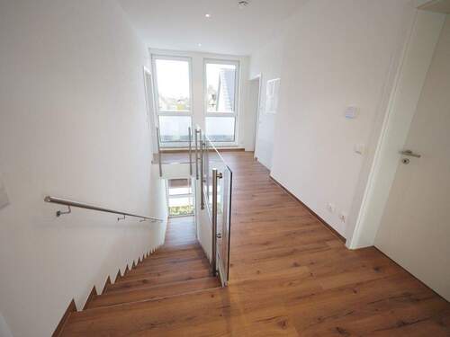 eigener Treppenaufgang - Penthouse der Extraklasse - Erstbezug in Nandlstadt bei Freising