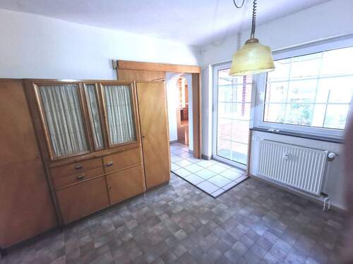 Wohnung 1 - Küche und Ausgang zum Wintergarten - 