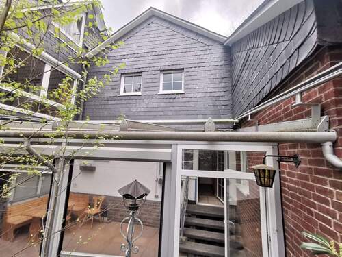 Ansicht Gartenseite (Süden) - 9 Zimmer Mehrfamilienhaus, Wohnhaus in Derschen