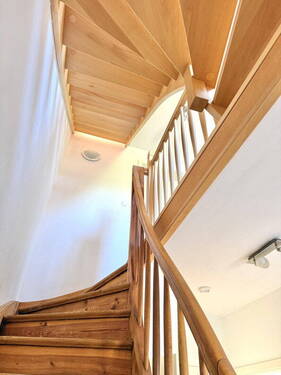 Treppe ins OG und DG - 