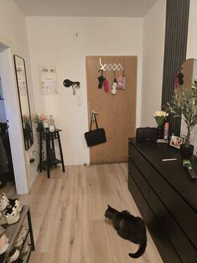 Diele - 2 Zimmer Etagenwohnung zur Miete in Krefeld