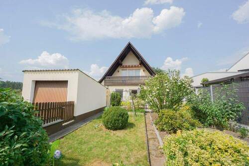 Ansicht Süd und Garten - 5 Zimmer Mehrfamilienhaus, Wohnhaus zum Kaufen in Roth-Meckenlohe
