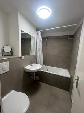 Badezimmer (23) - Etagenwohnung mit 39,10 m² in Berlin zur Miete