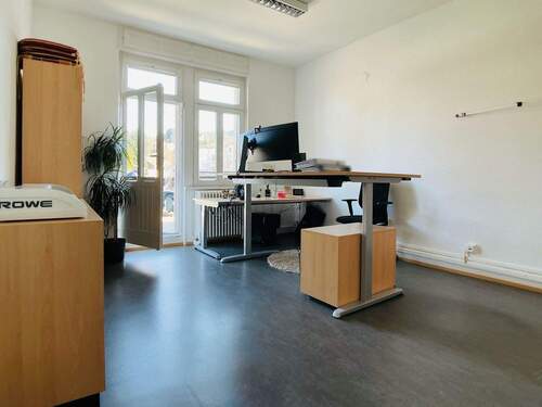 Büroraum mit Zugang zur Terrasse - 