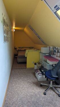 kleines Zimmer Dachgeschoss.jpg - 