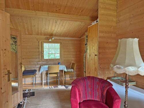 Bungalow - Blick zum Essbereich - 