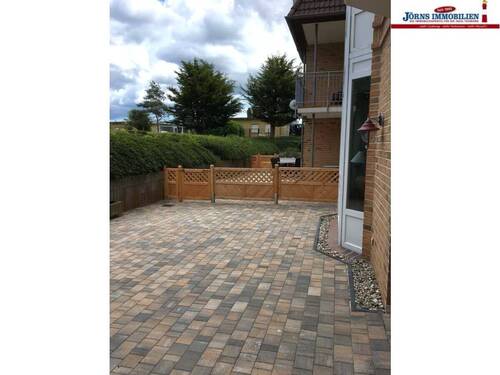 dazugehörige Terrasse - 