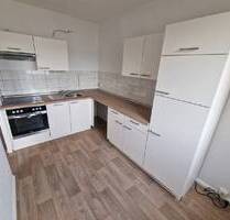 **Charmante 3-Raum-Wohnung mit moderner Einbauküche & gemütlichem Balkon zum Wohlfühlen** - Gera Lusan
