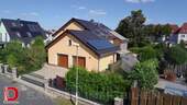 Titelbild - Familienfreundliches Einfamilienhaus mit Pool, Sauna und moderner Haustechnik – Lebensqualität pur