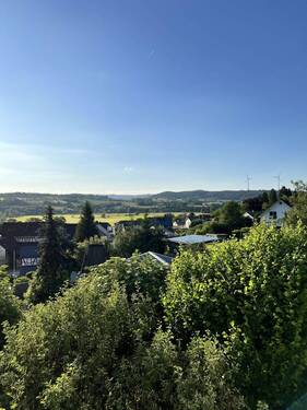 Ausblick - 5 Zimmer Einfamilienhaus zum Kaufen in Löhnberg