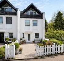 Wohnen am Hildener Stadtwald mit viel Platz, Privatsphäre & Duplex Garage!