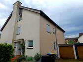 Hausansicht - Ein Haus zum wohlfühlen, mit gut durchdachten Wohnräumen. Die Gartenseite hat eine große Markise
