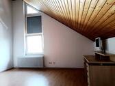 2 Stock Grosses, Hohes Zimmer - 