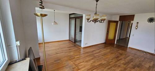 Wohnzimmer Blick Küche - 4 Zimmer Etagenwohnung zum Kaufen in Mannheim
