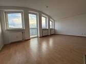 Wohnzimmer - 2 Zimmer Etagenwohnung in Zwickau